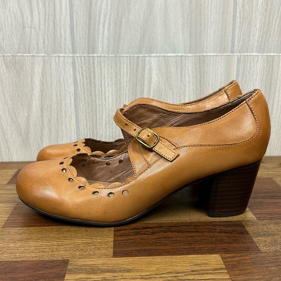 Miz Mooz Shoes - Miz Mooz Women Mary Jane Shoes 9 Cognac Leather Eyelet Pump Adjustable Strap Tan